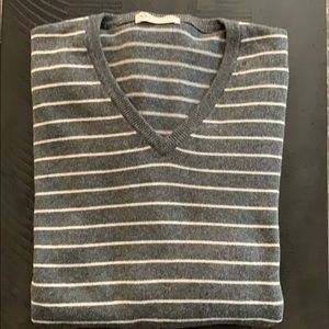Men’s J Crew v-neck sweater